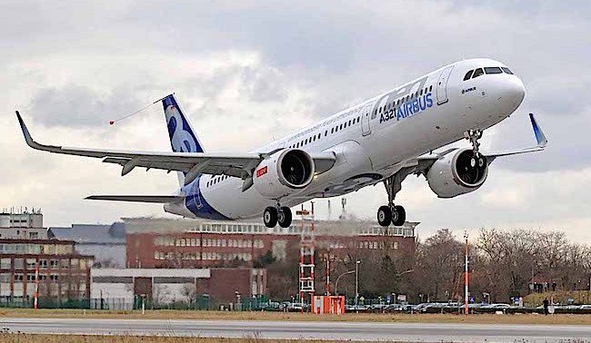 Decollo dell'Airbus A321 Neo (foto Airbus - Michael Lindner)