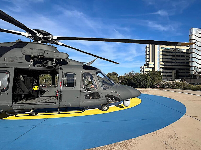 Soccorso Aereo: elicottero dell’Aeronautica Militare recupera un uomo da nave da crociera al largo delle coste della Sardegna