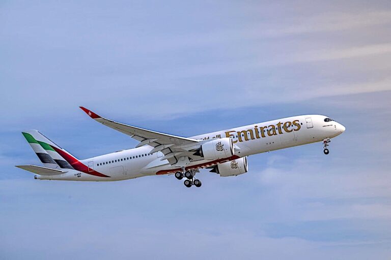 Emirates riceve il primo di sessantacinque A350-900