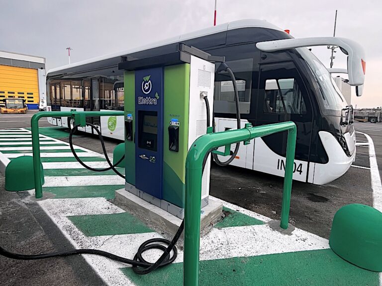 CEE realizza il primo sistema di telecontrollo per la ricarica dei mezzi elettrici all’Aeroporto di Bologna