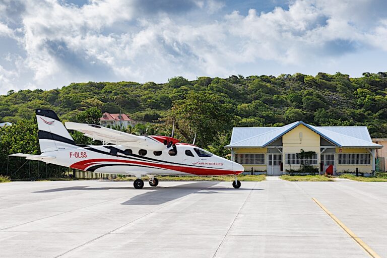 St.Barth Executive inizia servizi regolari nei Caraibi con il Tecnam P2012 STOL